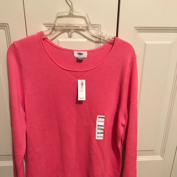 Old Navy Sweaters - Ladies pink Old Navy sweater. Old Navy Sweaters - Ladies pink Old Navy sweater.